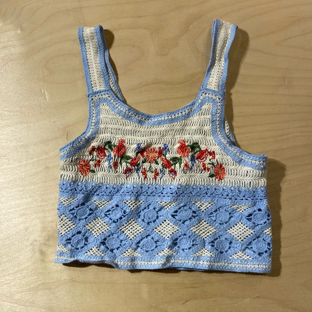 Beauties Knitworks Blue and Cream Crochet Crop Top with Floral Design XL (IX)
